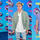 Illustration for article titled Nauseating Neons, Power Suits, and Frilly Florals Dominated the Teen Choice Awards